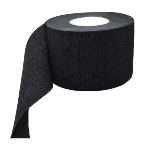 Banda de papel de cuello negro estirada mostrando su elasticidad y el área de pegamento adhesivo.