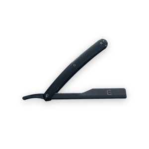 Navaja barbera profesional PB abierta, con mango plástico negro y brazo porta-hojas de acero inoxidable.