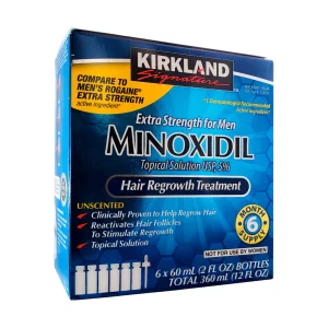 Caja azul de Minoxidil Kirkland Signature 5% con suministro para 6 meses de tratamiento capilar.