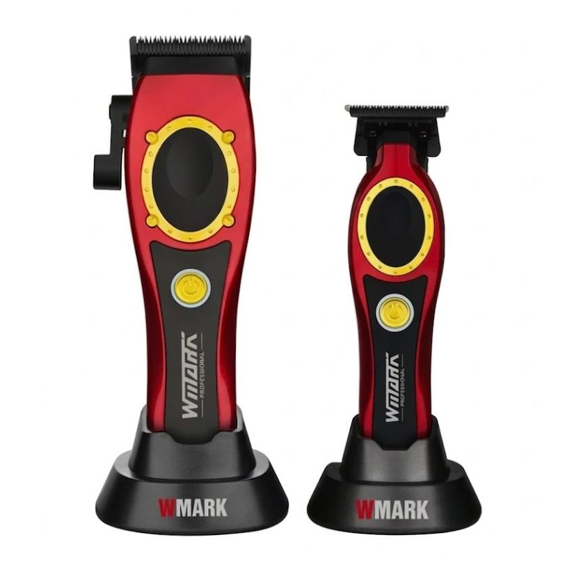 Combo profesional Wmark rojo con máquina de corte, patillera, 8 peines guía y bases de carga sobre fondo blanco.